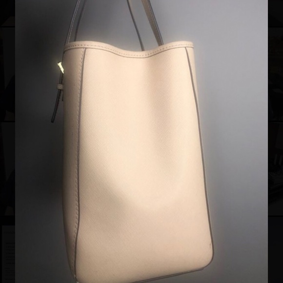 NWOT Authentic Real Michael Kors LRGE Beige bag! - Picture 2 of 2